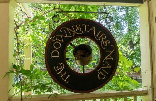 Historic 4BR Colonial with Pool Table and Fire Pit - Foto 37