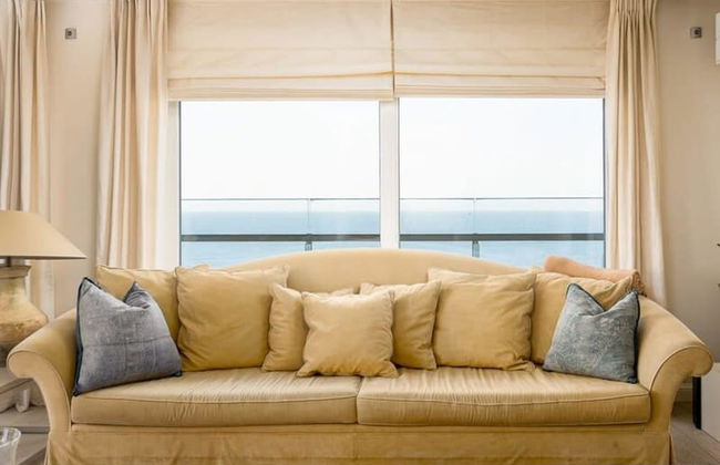 Stunning Penthouse With Free Parking and sea View - Foto 21