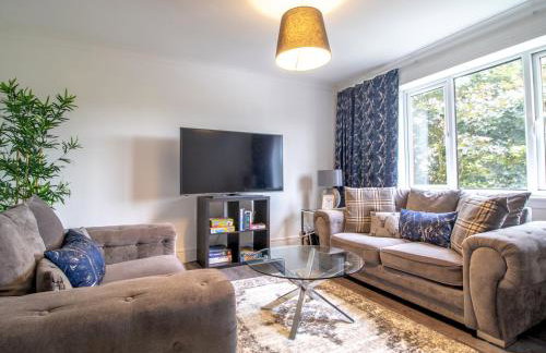 Renfrew Town Centre Easy Link to Glasgow City - Pass the Keys - Foto 6