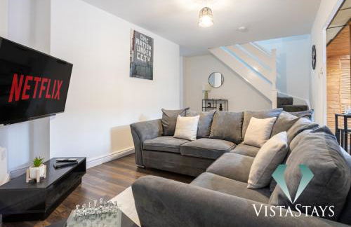 Spacious 5BDR House By Vista Stays Short Lets & Serviced Accommodation Manchester With Free WiFi, Parking & Netflix - Foto 10