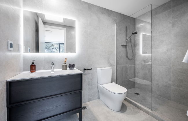 Sunrise Garden Suites - Photo 37