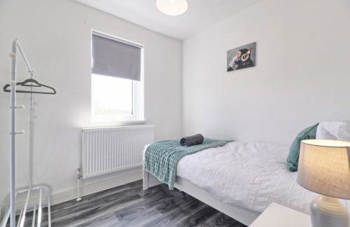 Comfy 4 Bed, Sleeps 8, fast WIFI, Contractor friendly - Foto 28