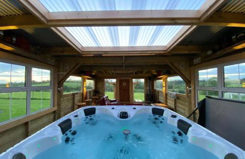 Sleeps 12 Hot Tub Sauna Cinema Pets Welcome - Foto 1
