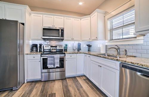 Mexico Beach Getaway with Patio - Steps to Beach! - Foto 9