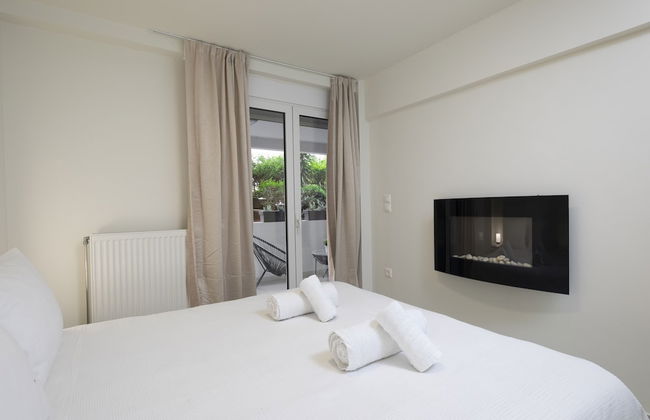 Mystique One Bedroom Apartment by BluPine - Foto 13