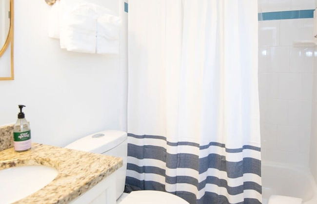 8BD Ft Pierce Beach Getaway - Great for Family Group - Photo 36