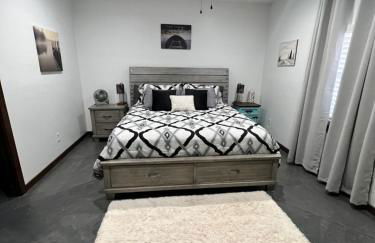 Lakefront-Private Dock-Lakeview-Sleeps 22 plus - Foto 49