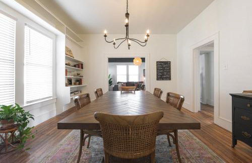 Restored 1930s Uptown Bungalow 2 min to Magnolia Silos - Photo 18