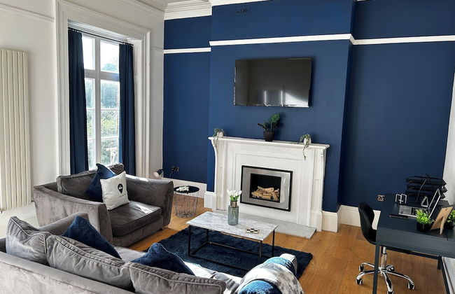 NEW! Grimsby Central, Spacious, 2 Bedrooms - Photo 1