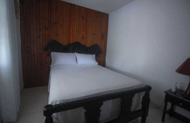 Kenwood Villa - Photo 5