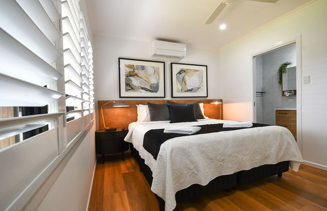 Birds 'n' Bloom Cottages - Photo 2