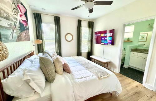 The Royal Cypress Suite Near UF Shands Downtown - Photo 25