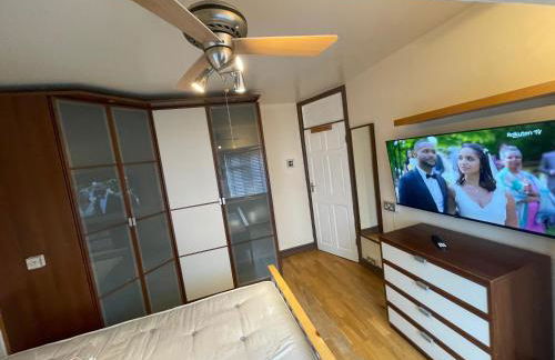 2 Bed Flat near Heathrow Airport & Elizabeth Line - Foto 25