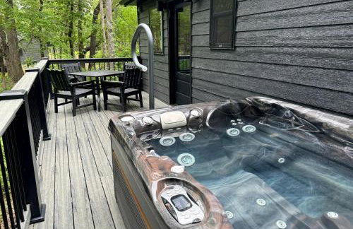Hot-tub and Fire Pit Provided Cabin in Carbondale, Illinois - Foto 8