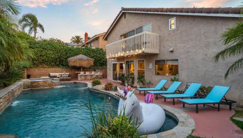 Entire Private Home with 4 Bedrooms, Pool, Hot Tub, King Bed, Garage, Available Now - Foto 3