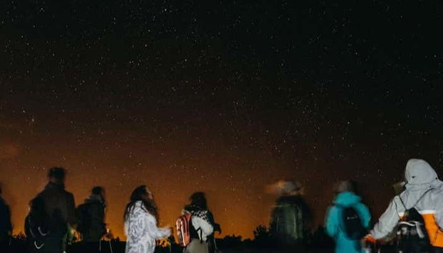 Paseo nocturno con raquetas de nieve por Fuentes de Invierno - Foto 5, Grupo de senderismo nocturno por la nieve