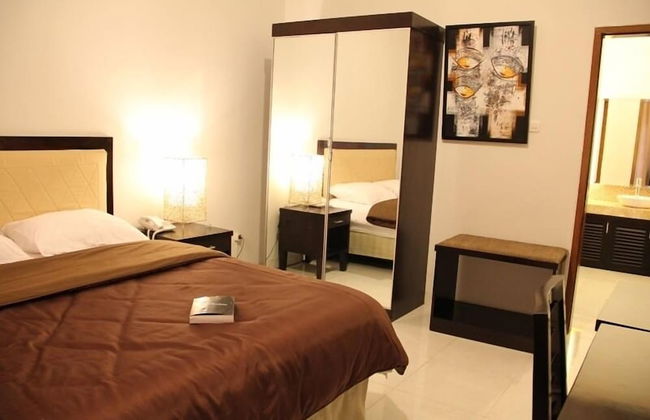 The Radiant Villa's & Function Hall - Photo 4