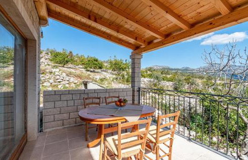 1 Bedroom Stunning Apartment In Kneze - Photo 8