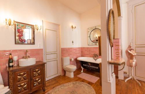 CHAMPAGNE HOUSE- Oasis de luxe & de charme - coeur de ville - 10-12 pers - piscine, cuisine d'été, patio, bar & piano - Photo 26