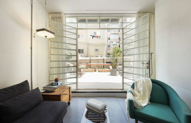 Unique and Spacious 2BR Apt with Terrace - Photo 22