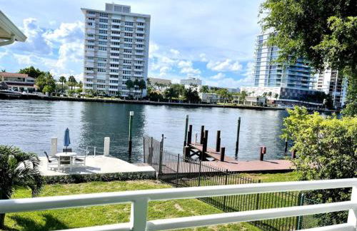 Renovated Intercoastal 2Bdrm 1 bath condo Walk to Beach - Foto 13