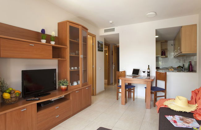 Velor Apartments - Photo 18