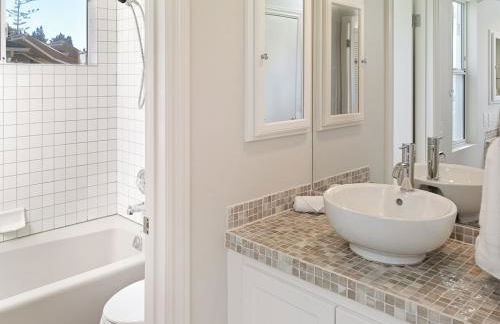 Grandview Getaway, Luxury 4BR, Ocean View, Fire Pit - Foto 25