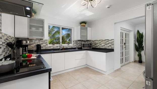 Charming Home With Big Outdoors Pool in Noord - Foto 4, Habitación