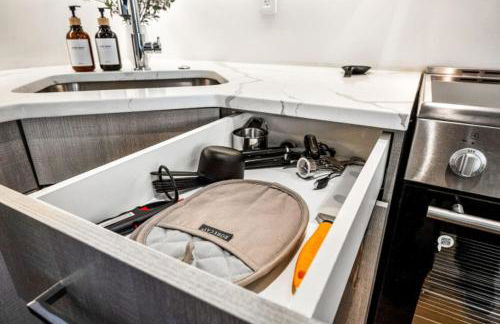 Sleeps 12 Downtown Entire home with rooftop - Foto 68