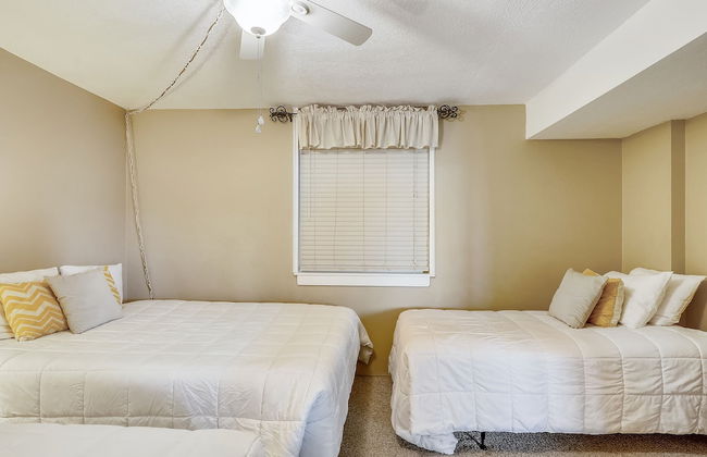 Dolphin Point 202a 2 Bedroom Condo by RedAwning - Foto 2