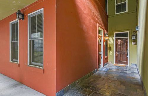 Captivating 4BR Haven with Park View near DT - Foto 24