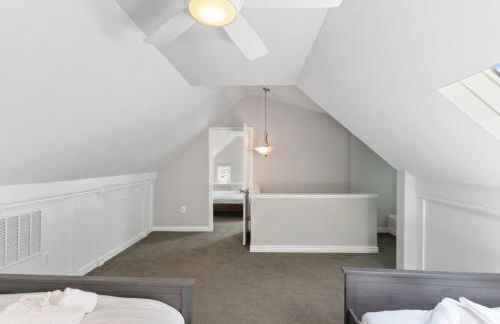 Massive 5BR Historic CozySuites House - Foto 29