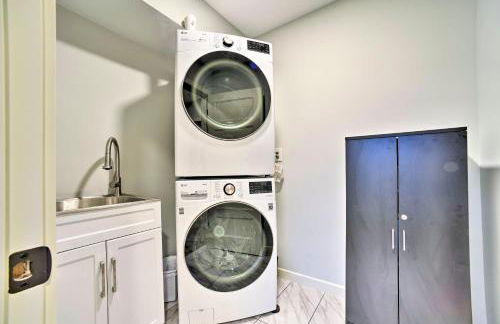 Sunny Clawson Home with Yard - Walk to Main St! - Foto 34