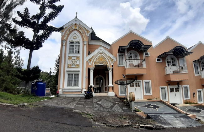 Villa Kota Bunga Allamanda - Foto 41