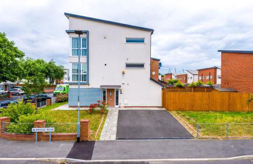 Coop Live Arena & Etihad Stadium 4Bedroom Townhouse with Free Parking - Foto 15