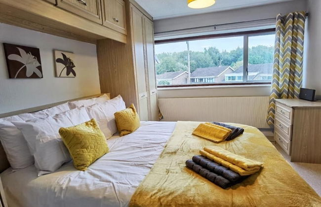 5 Bedroomed House Available for Guests and Contractors Wifi Parking - Foto 7