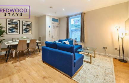 Newly Refurbished Spacious Serviced Apartment for Contractors and Families, Free WiFi & Netflix By Redwood Stays - Foto 4