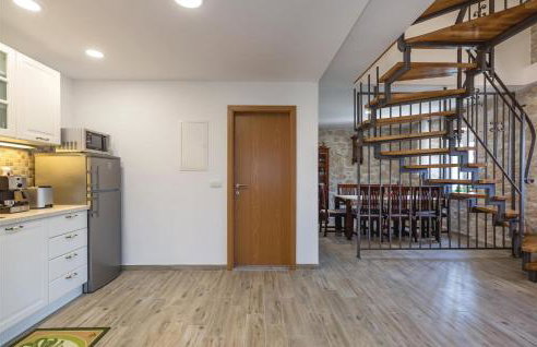 Awesome Home In Ploce With Jacuzzi - Foto 18