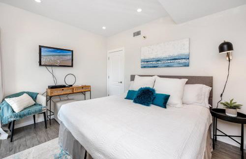 Redington Beach Retreat - Immaculate Beach Condo with Water Views, Pool, Hot Tub - Foto 28