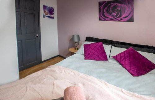 Stylish 3 bedroom Wigan House sleeps 7 - Foto 16