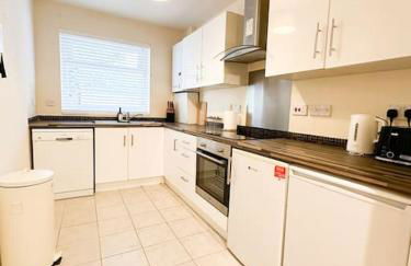 Oasis split level flat in Zone 1 - Photo 18