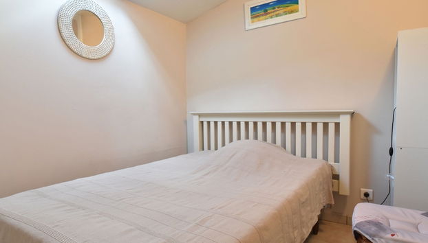 Holiday Home in Montclera With Sunny Garden, Playground Equipment and Private Pool - Foto 2, Habitación