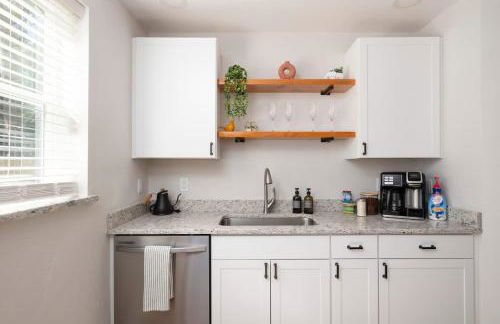 Serene Place Walk to UF Stadium Near Shands & Downtown - Foto 14