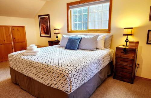 Blacktail Cabin Hideaway with hot tub - Foto 25