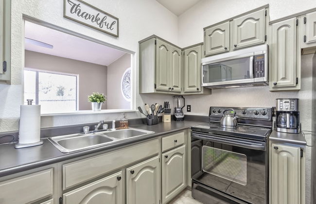 Luxurious Home with Red Rock Views - Foto 16