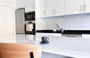 New 3 Bedroom Luxury Family Apartment - Airco, King Size Beds, Fully equipped kitchen, Balcony, Washingmachine, 2 bathrooms, Free parking, Fast Internet, 142m2 - Foto 20