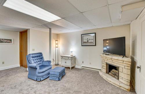 Charming Lake Mills Home Near Rock Lake and Beach - Foto 22