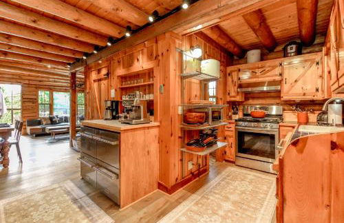 Tranquil and Private 2 Bedroom Cabin with Hot Tub - Foto 12