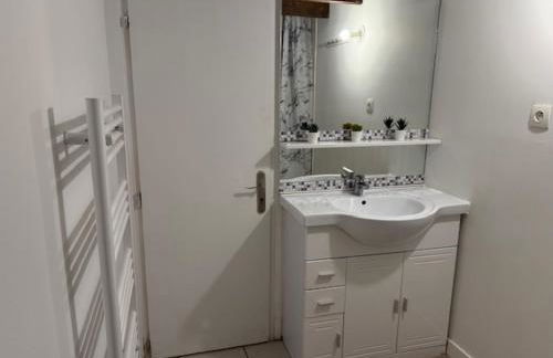 OULLINS T3 COSY 70M2 - 6 Pers 2 Chambre - 2 Mezzanines Métro & centre à Pied - Foto 44