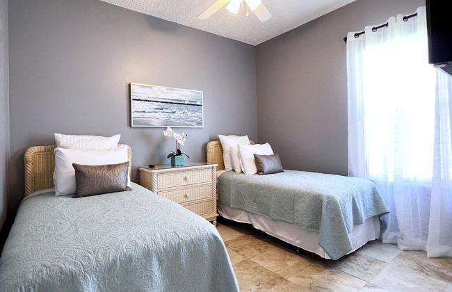 Lovely 4 Bed 3 Bath Pool Home With Spa-5330cvl 4 Bedroom Home by RedAwning - Foto 4